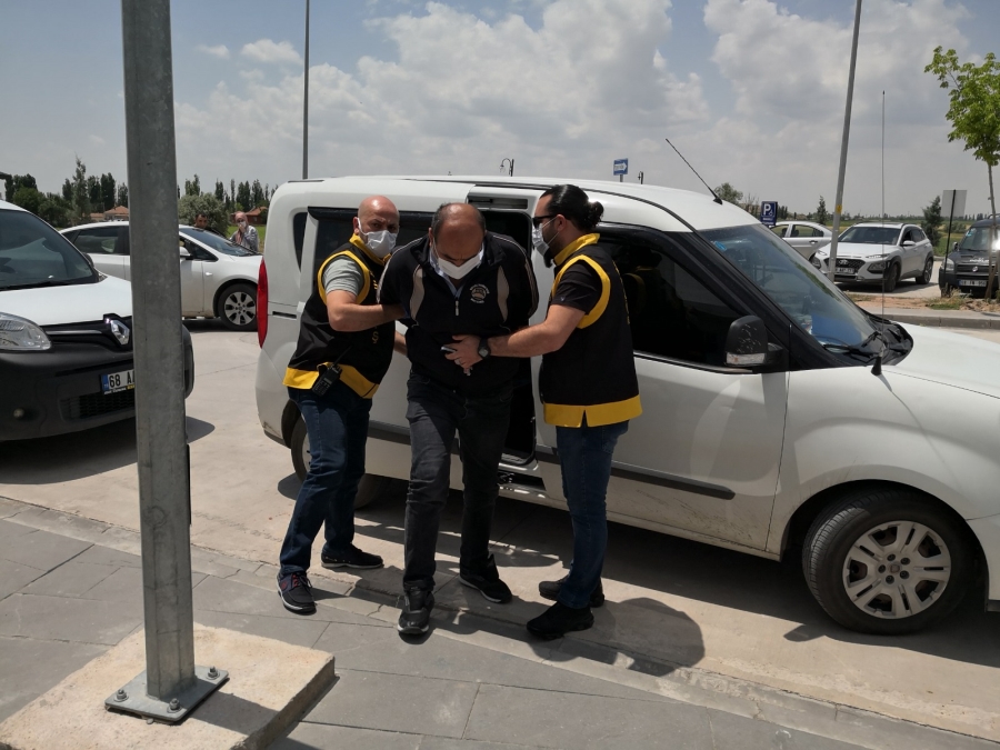 Dini nikahlı eşini bir şarjör mermiyle öldüren zanlı adliyede