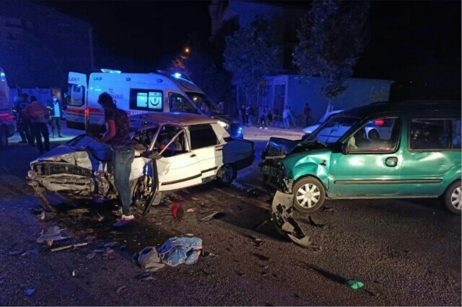 Aksaray’da trafik kazası: 2’si çocuk 7 yaralı