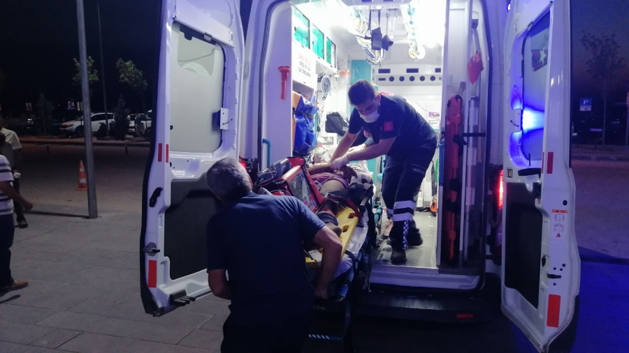 Ticari taksinin çarptığı genç hastanede hayatını kaybetti