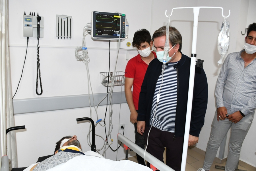 Vali Aydoğdu çöken inşaatta yaralanan işçileri ziyaret etti