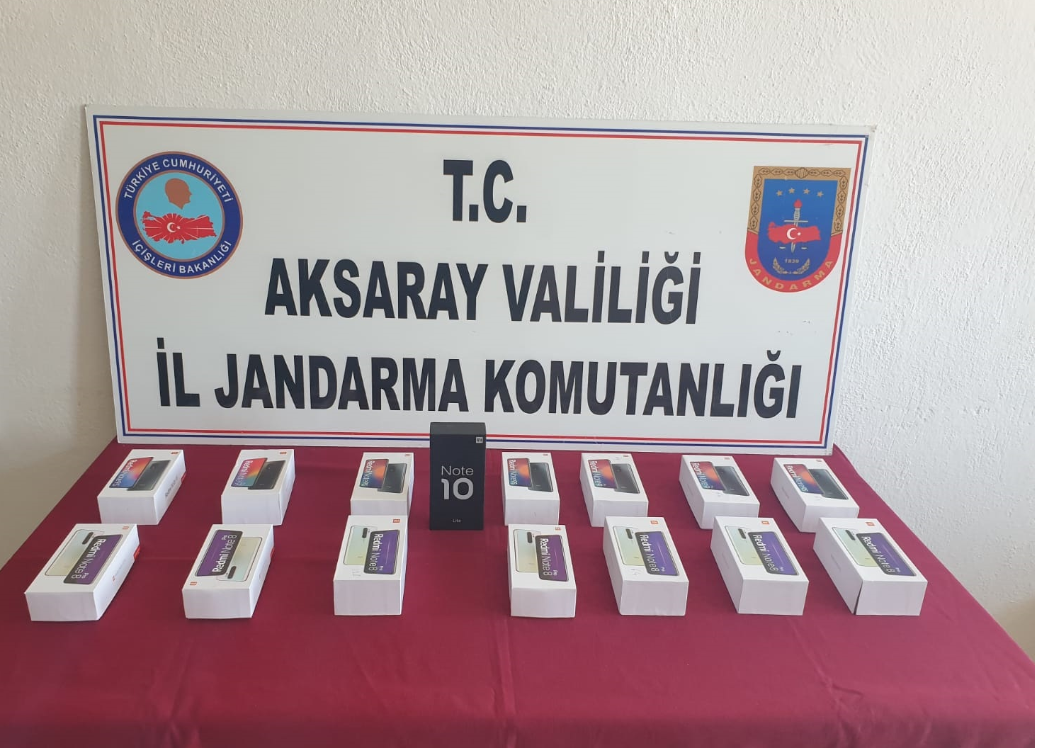 15 adet faturasız cep telefonu ele geçirildi
