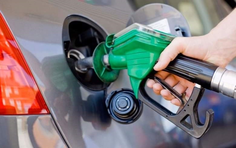 Benzine 21 Kuruş zam yapıldı