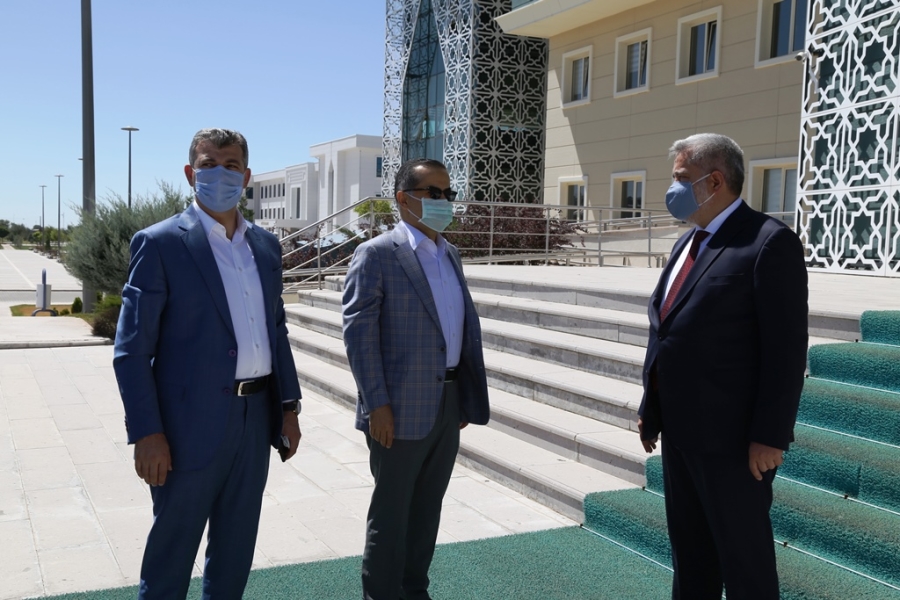 Aydoğdu ve Altınsoy,Rektör Şahin