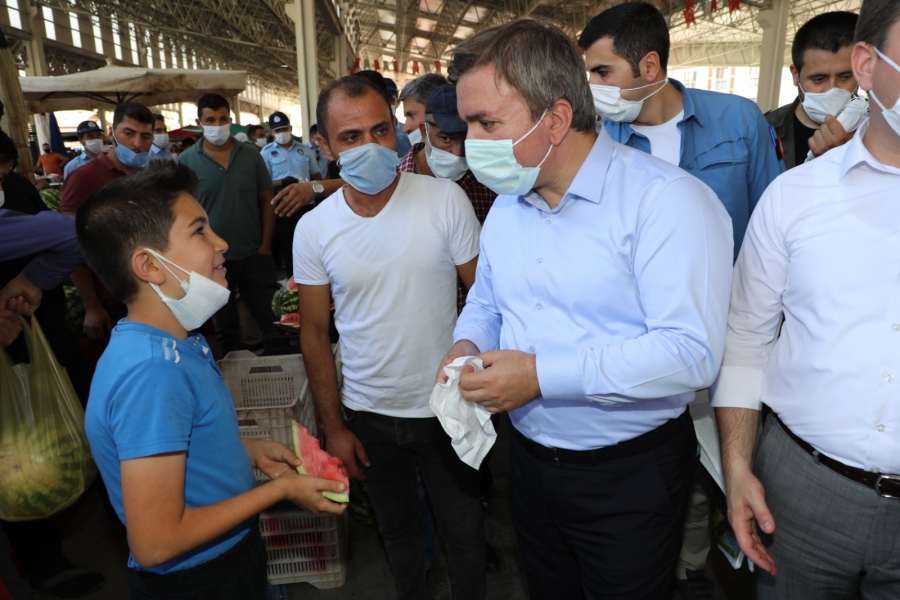 Semt pazarında Kovid-19 salgın tedbirleri denetimi uygulaması yapıldı
