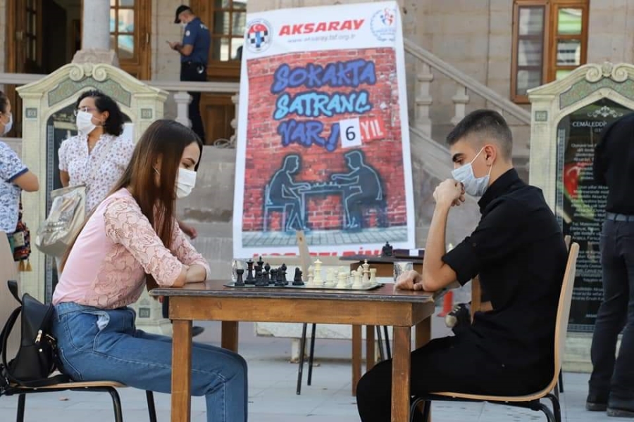 ‘Sokakta Satranç Var