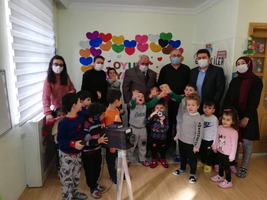 Gazeteciler minik öğrencilerle buluştu
