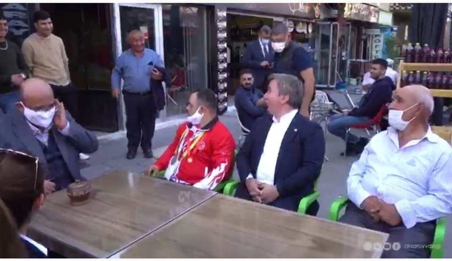 Vali Hamza Aydoğdu;‘Çayı özledim’ diyen milli sporcuya çay bahçesinde çay ısmarladı