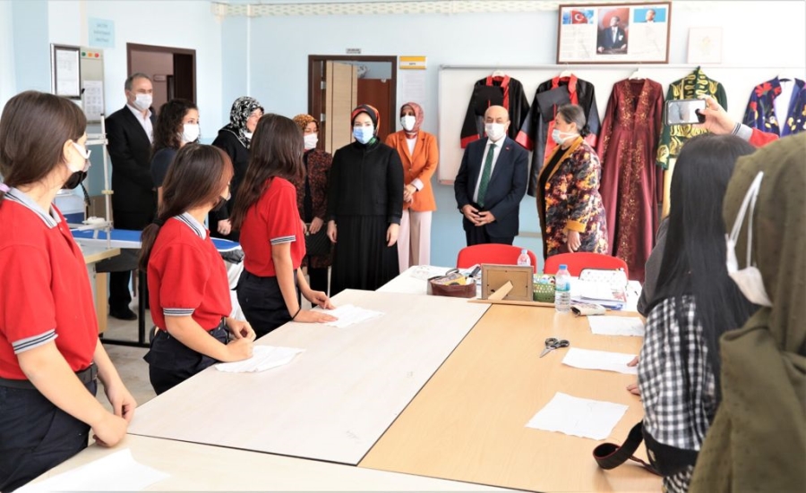 Necmiye - Mehmet Yazıcı Mesleki ve Teknik Anadolu Lisesi’ni ziyaret 