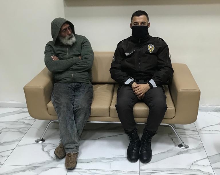 Sokakta Yaşayan Vatandaşa Valilik Sahip Çıktı
