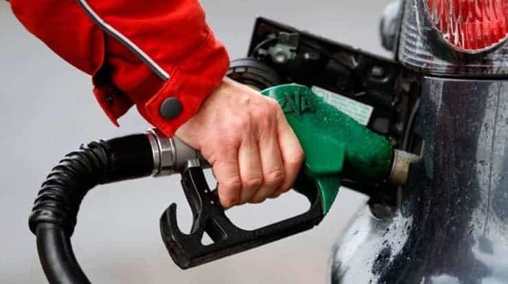 Benzin ve motorine zam bekleniyor