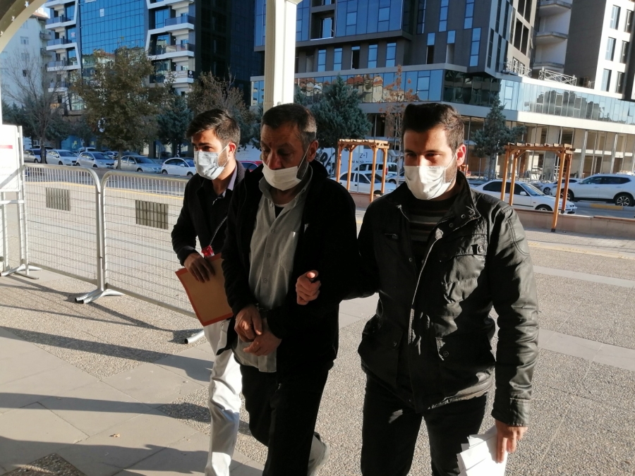 Uyuyan eşini 4 bıçak darbesiyle ağır yaralayan koca tutuklandı