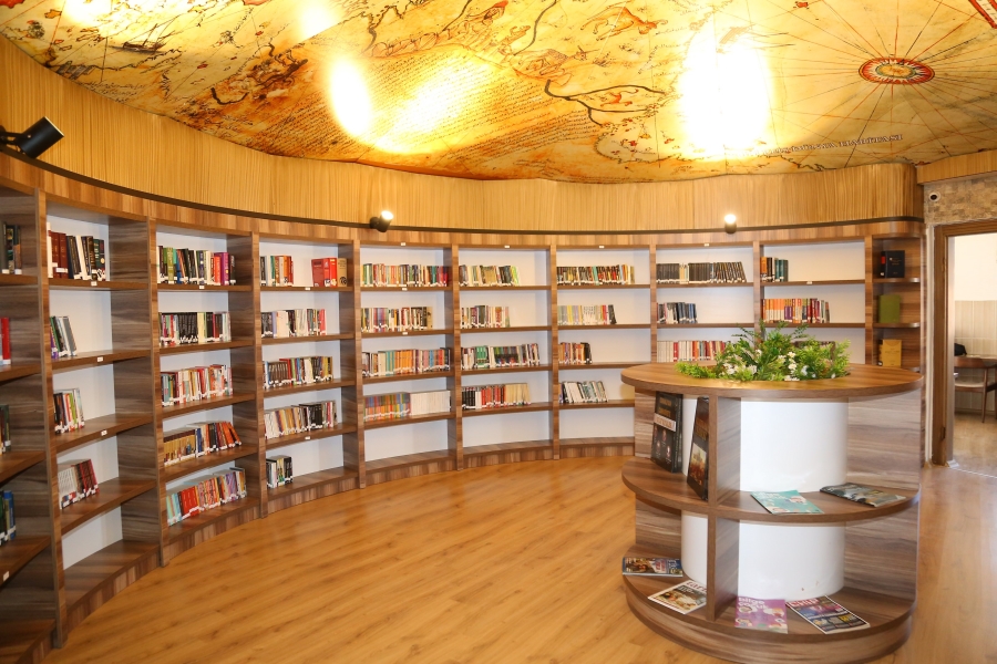 Millet Kıraathanesi haftanın her günü okurlarını bekliyor