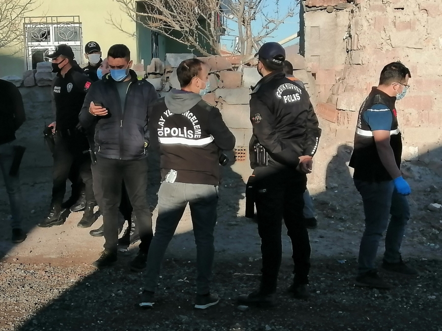 Köpek kavgası kanlı bitti: 3 yaralı