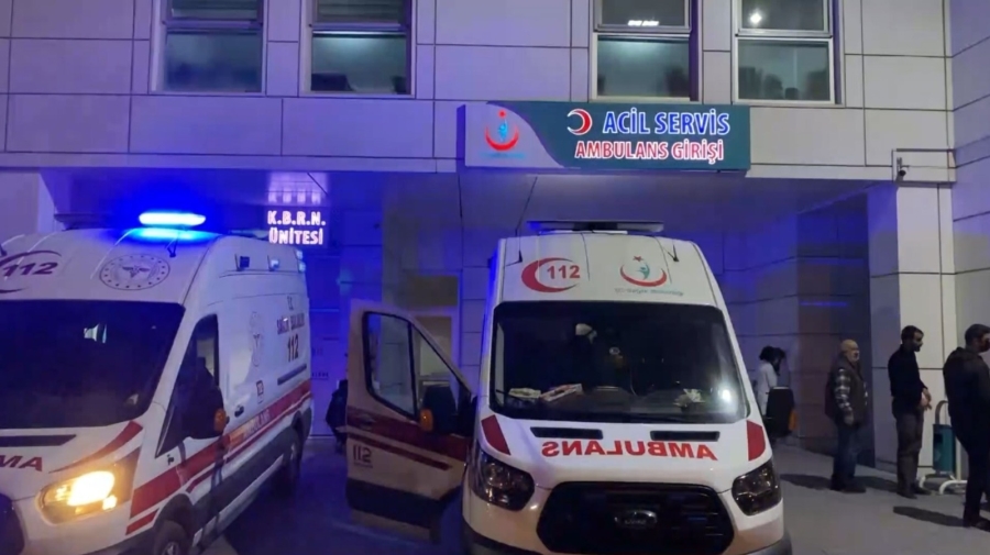 Yem karma makinesine kapılıp can verdi
