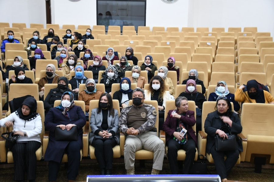 Girişimci kadınlara UYUMA ve KADES projeleri anlatıldı