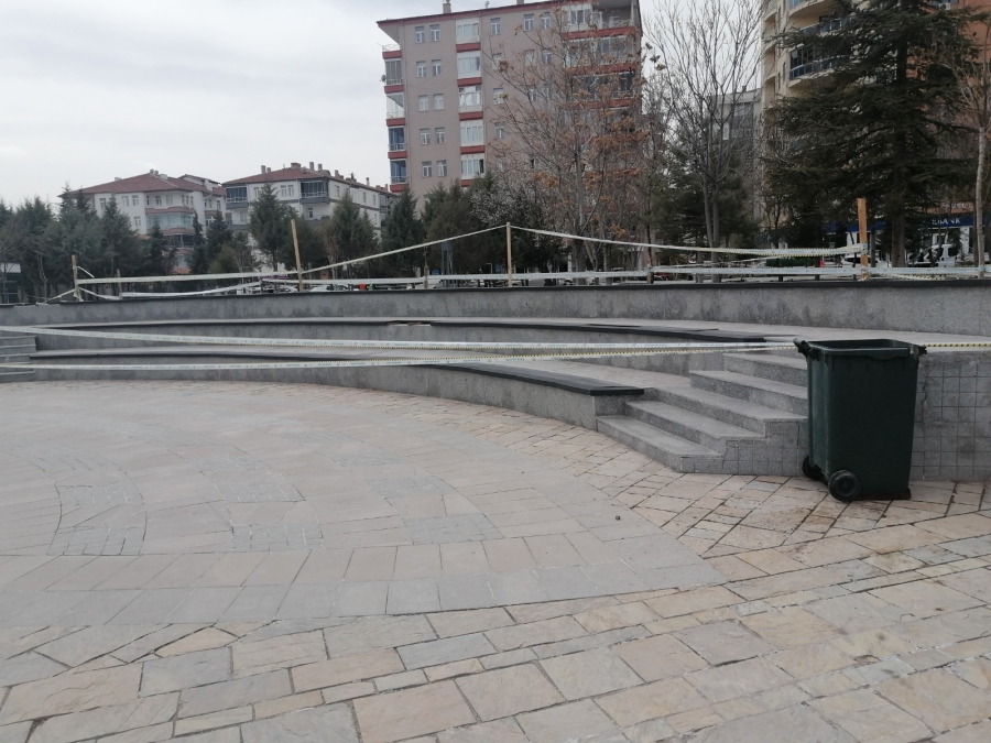 Park ve bahçelere şeritli önlem
