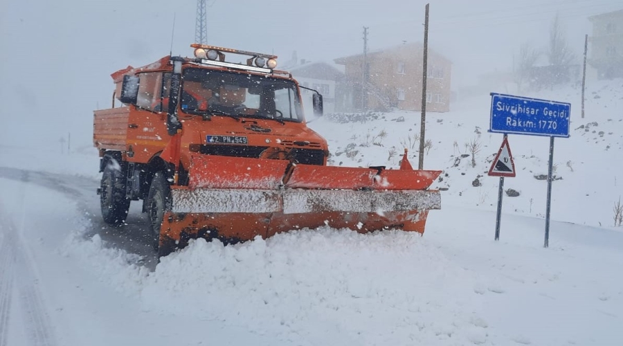 Karayollarında kar mesaisi