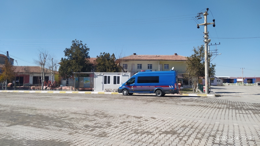 Karantinaya alınan Yenikent Beldesi sessizliğe büründü