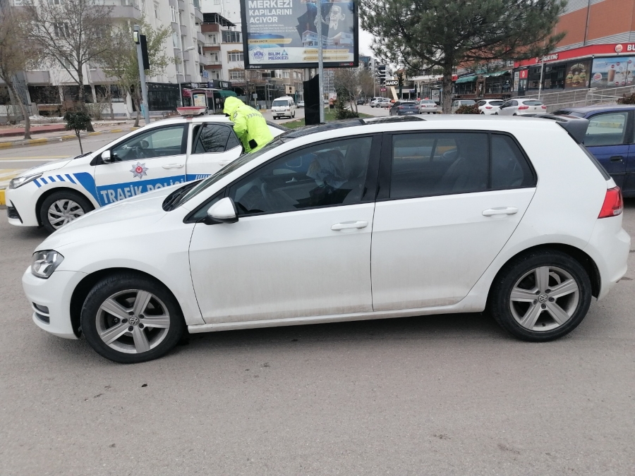 Karantinayı ihlal etti,polise yakalandı