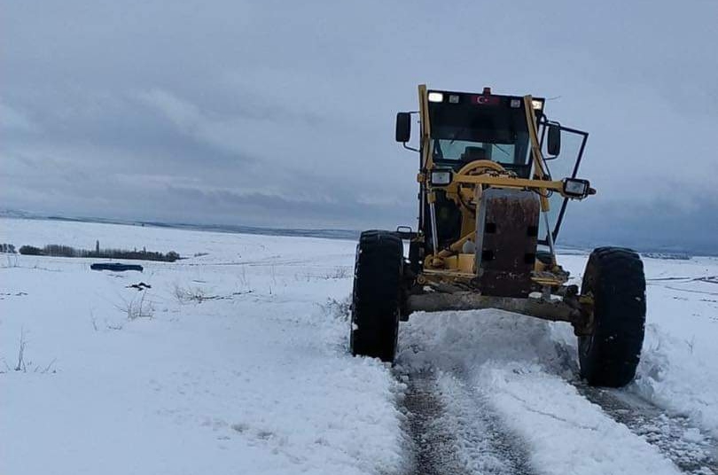 Aksaray’da kapanan köy yolları trafiğe açıldı