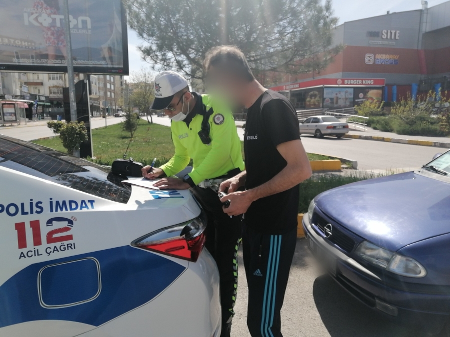 Sokağa Çıkma Kısıtlamasını İhlal Ettiği İçin Para Cezası Yiyen Sürücü,