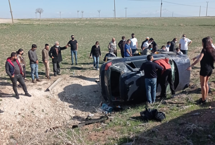 Anne ile kızlarını kaza ayırdı