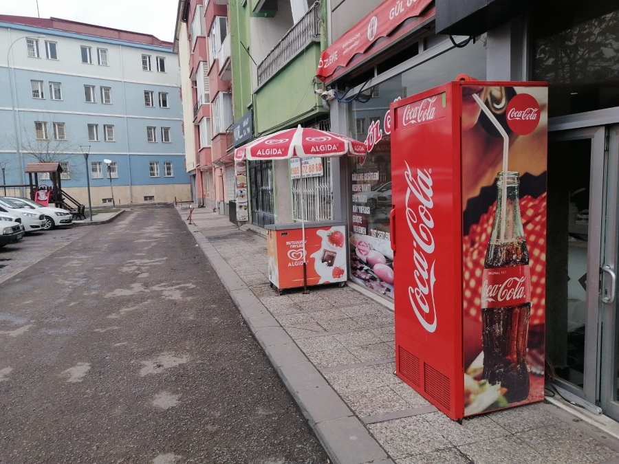 Yardım etmek istedi,cep telefonu çalındı