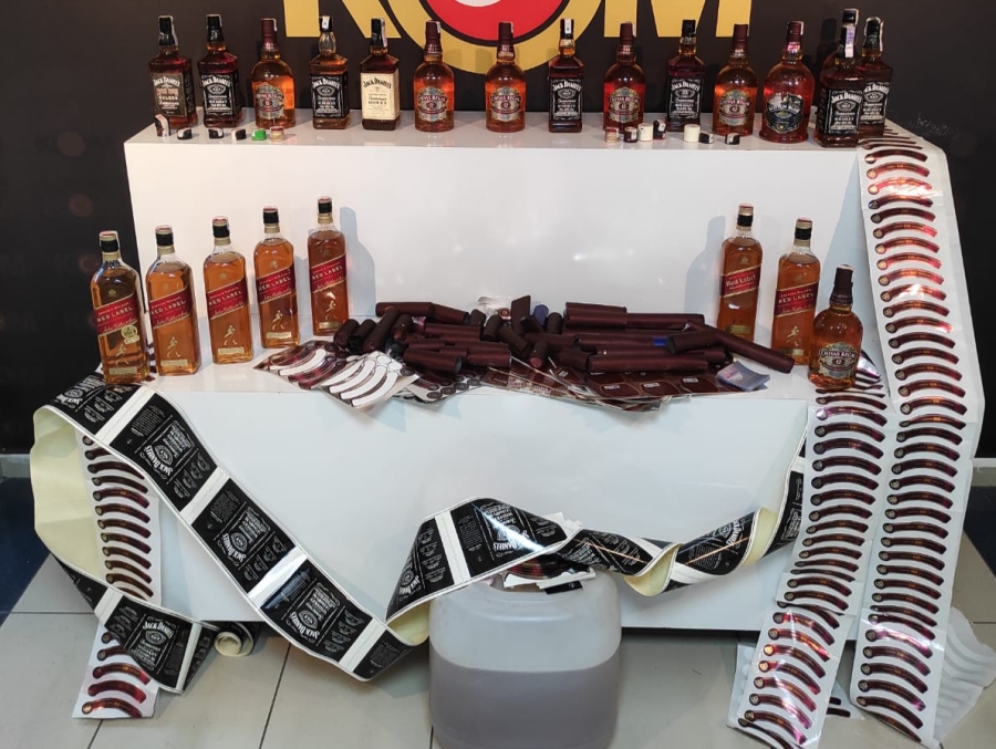 Kaçak alkol üreten 3 şahıs gözaltına alındı
