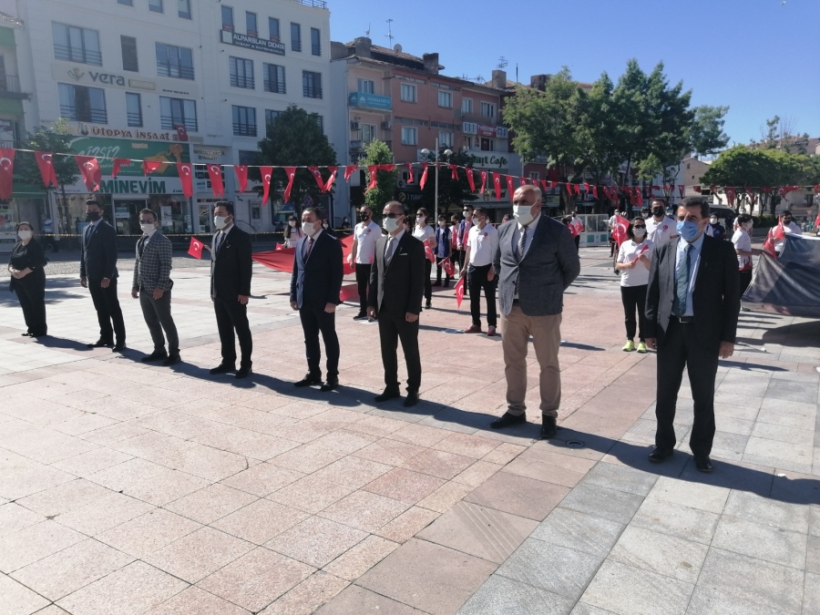 19 Mayıs pandemi gölgesinde kutlandı
