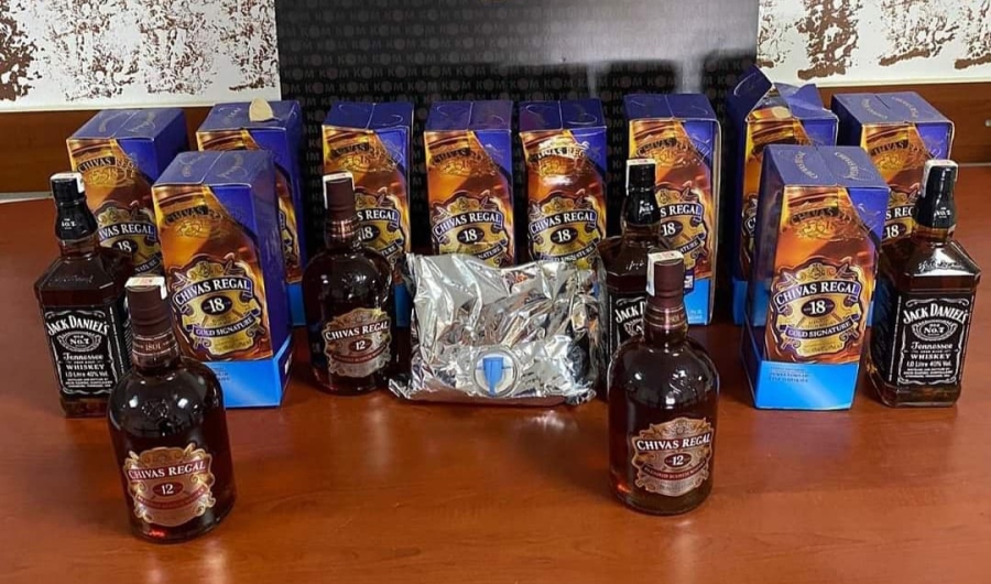 Bandrolsüz makaron ve sahte içki satışı yapan 3 şahıs gözaltına alındı