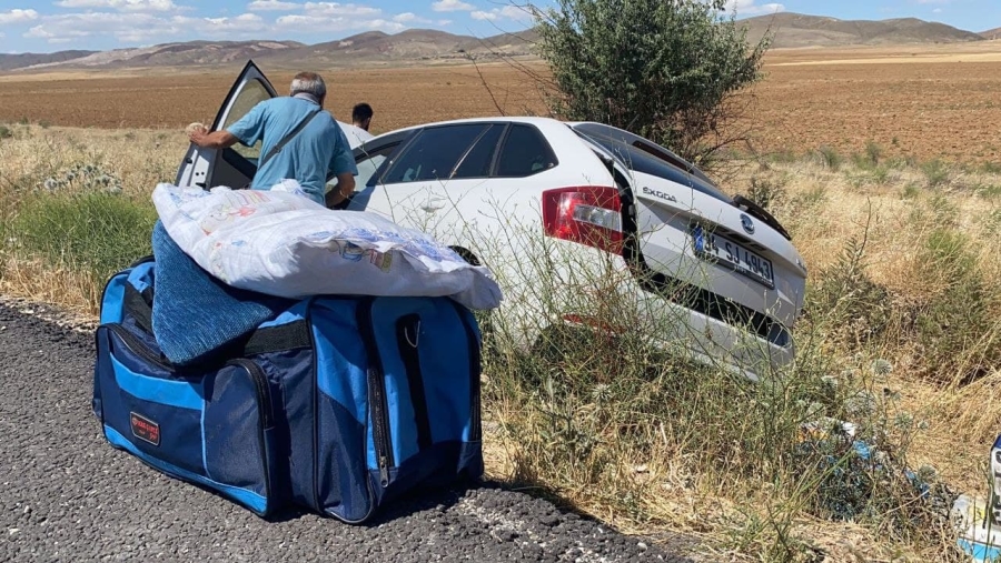 Otomobil şarampolde düştü: 2 yaralı