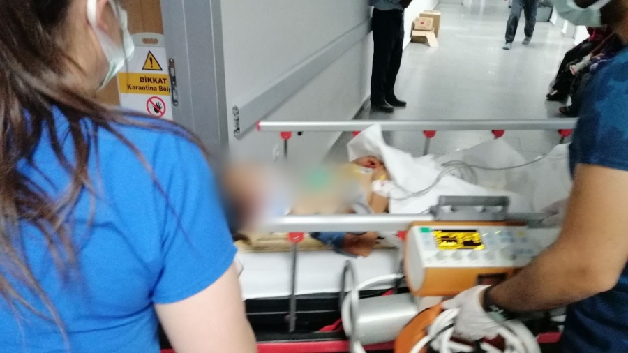 Kamyon kız çocuğuna çarpıp kaçtı 