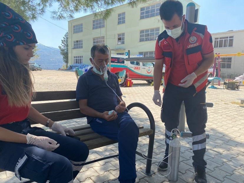 Aksaray UMKE Ekipleri Yangın Bölgesinde Yaraları Sarıyorlar