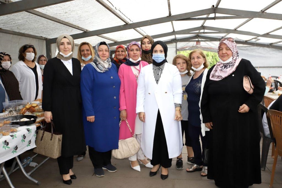 Orman yangınlarından etkilenen vatandaşlar için kermes düzenlendi