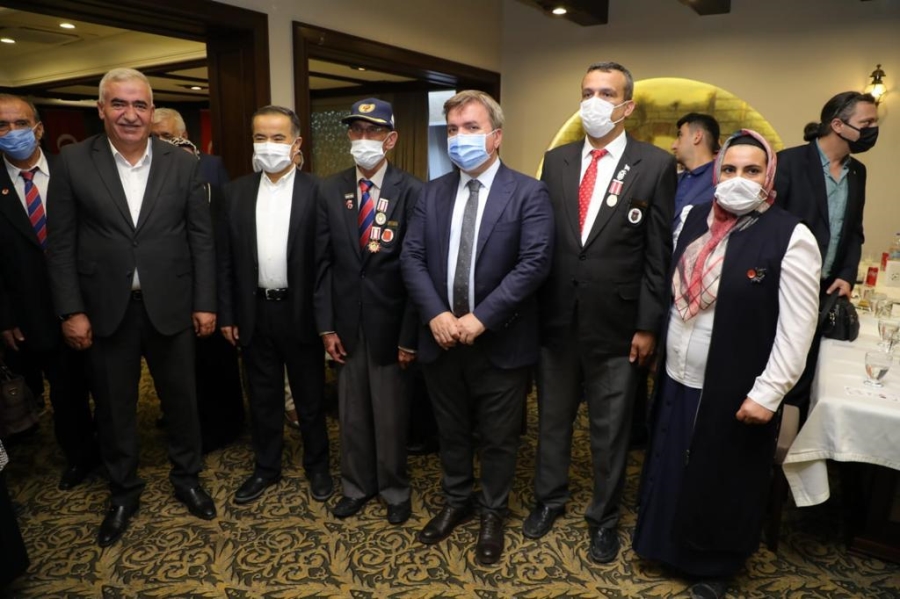 Gaziler onuruna yemek programı düzenlendi