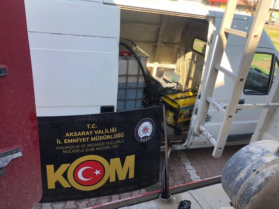 Kaçak akaryakıt aktarırken yakalandılar