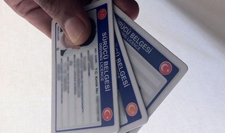 Eski Tip Sürücü Belgelerinin Değiştirme Süresi 2 Yıl Uzatıldı 