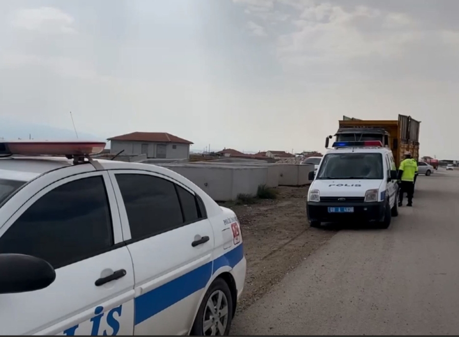 Çekme belgeli kamyonu sahte plaka ile kullanırken yakalandı