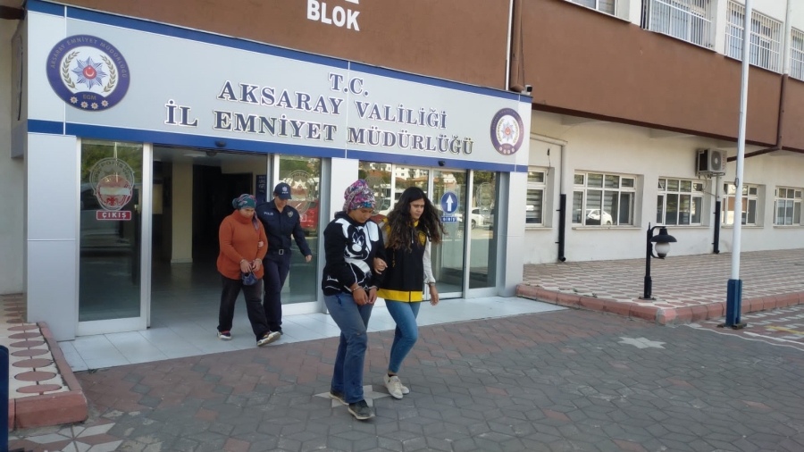 Elektrikli bisikletle hırsızlık yapan 2 kadın suçüstü yakalandı 