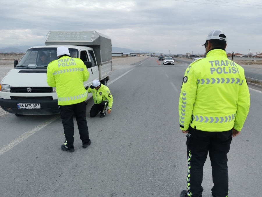 Kış lastiği denetimleri aralıksız devam ediyor