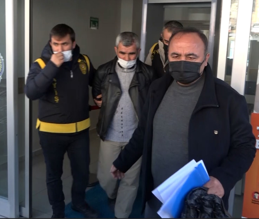Eşini defalarca bıçaklayan cani Koca yakalandı