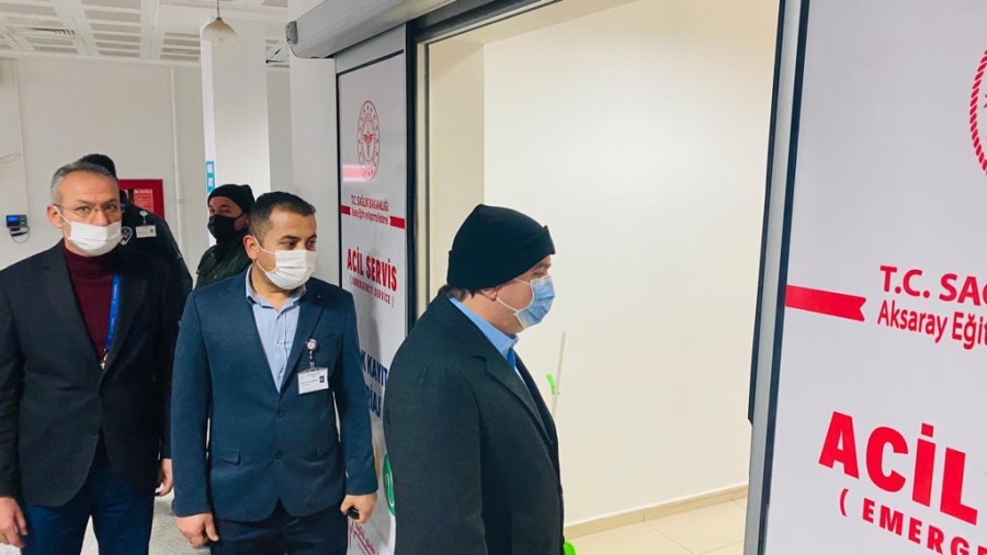 Aksaray Valisi Aydoğdu, tebdili kıyafetle hastanede tek başına denetim yaptı