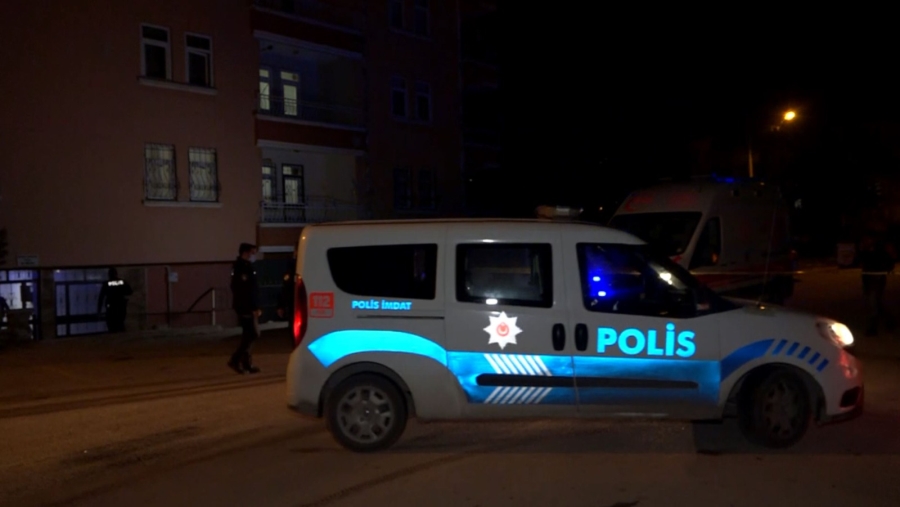 Eşi evi terk edince çocuklarını rehin aldı