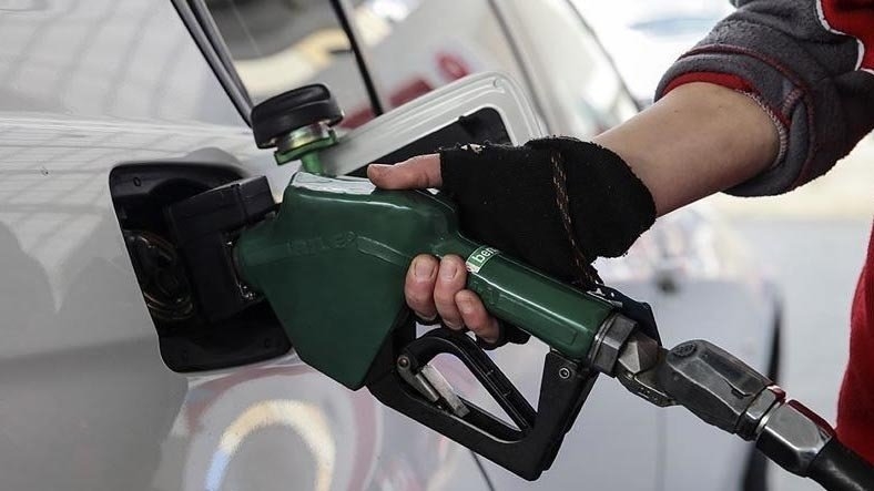 Benzine 71 kuruş zam yapıldı