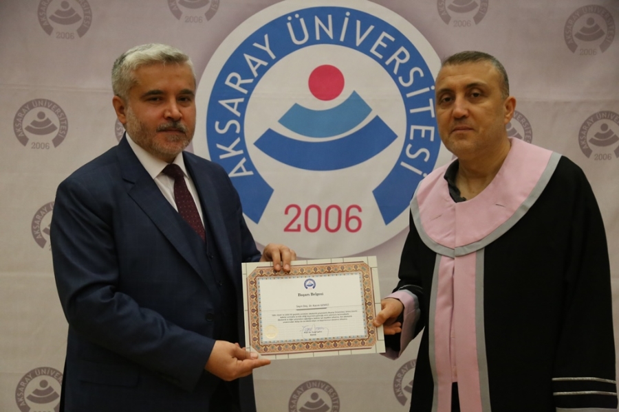 Unvanda yükselen 91 akademisyen cübbelerini giydi 
