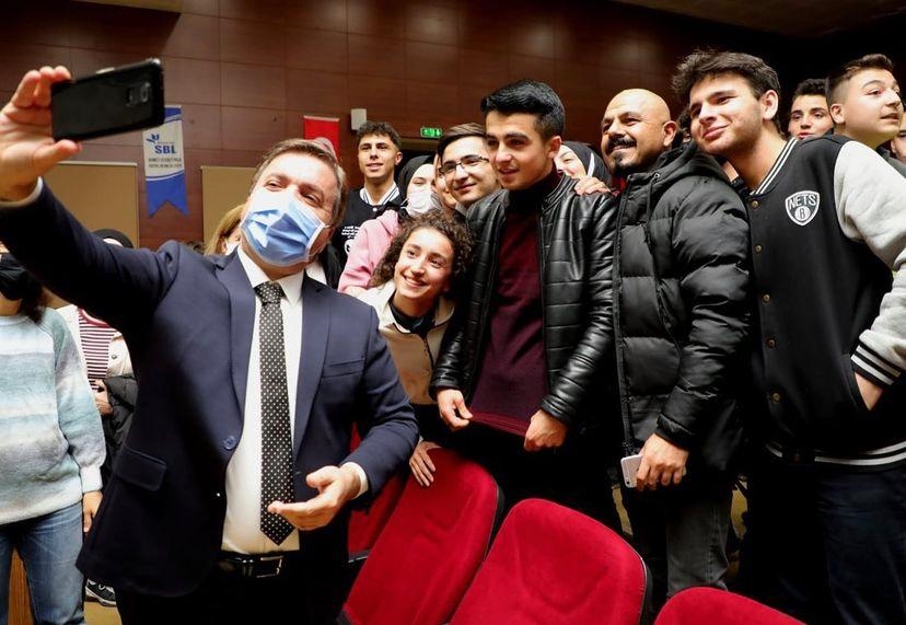 Sosyal medya kullanımı ve internet bağımlılığını öğrenciler anlatacak