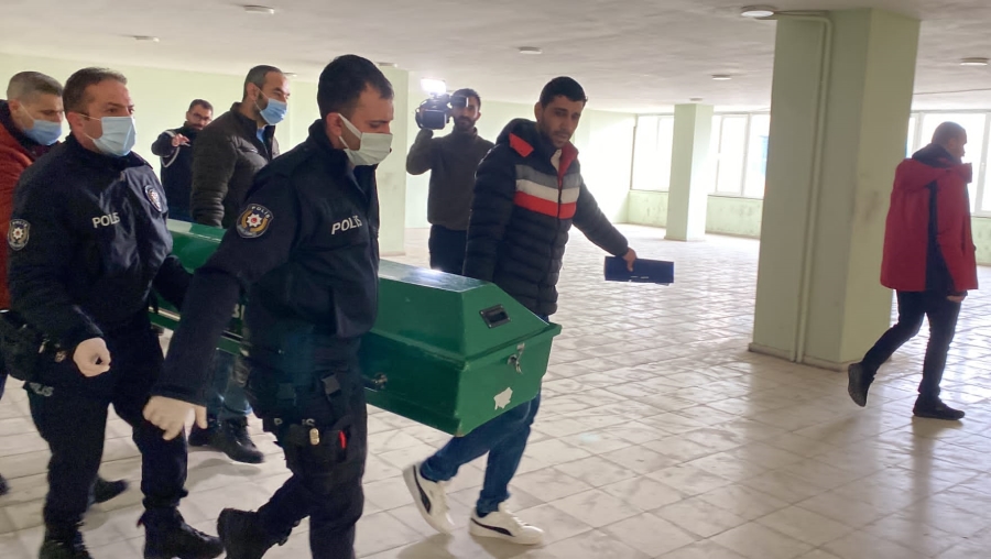 Merdivenlerden düşen yaşlı adam hayatını kaybetti