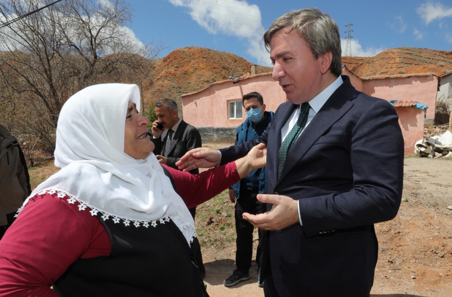 Valiyi gören Fadime ninenin ‘Duam kabul oldu’ sevinci