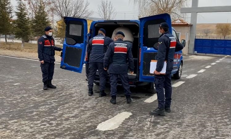 Akaryakıt istasyonundan hırsızlık yapan şahıs yakalandı