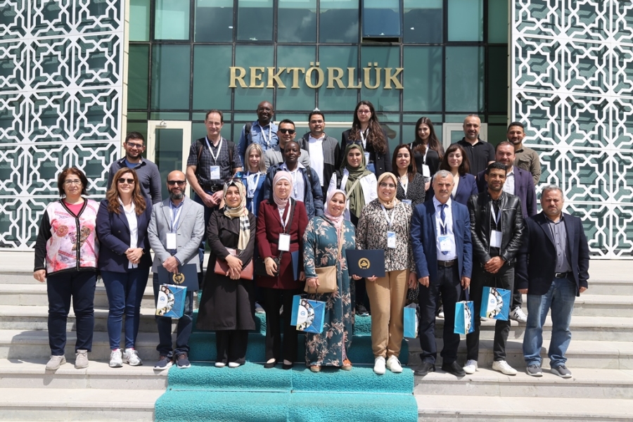 Yedi ülkeden 15 Akademisyen ASÜ